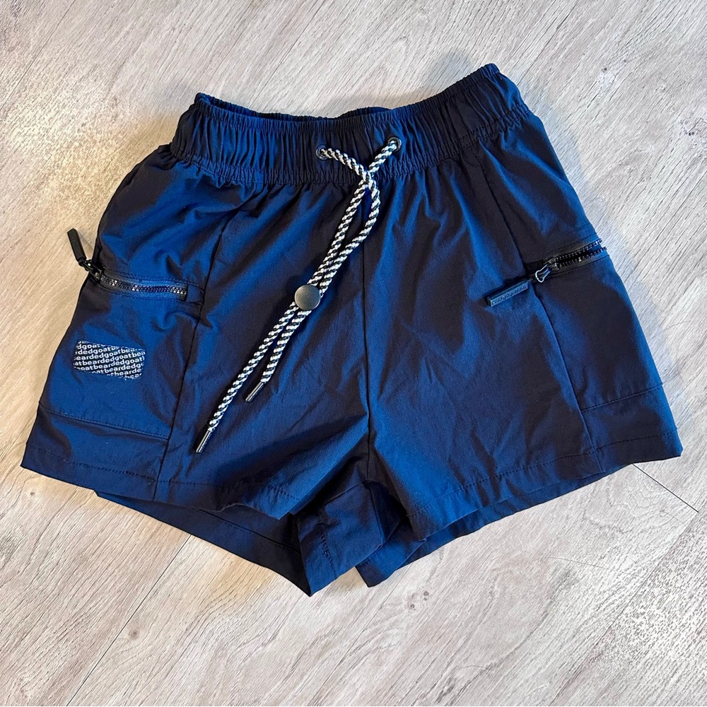 BLACK Beardedgoat — Summit Short